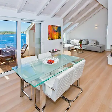 Madeleine Apartment *