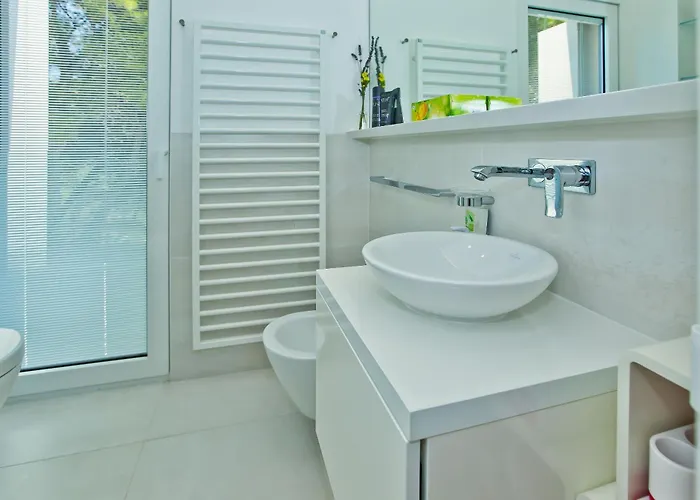 Madeleine * Hvar Town