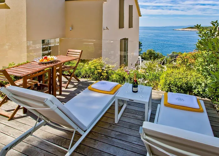 Madeleine * Hvar Town