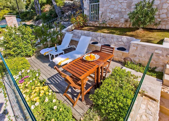 Madeleine Apartment Hvar Town